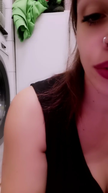 Sweet_LizaXx 29-09-2021 Topless 